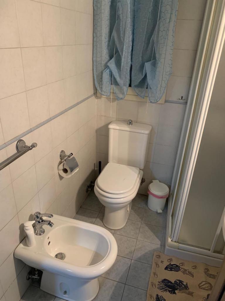 Airport Bedroom House CTA Exterior photo
