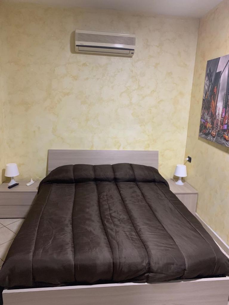 Airport Bedroom House CTA Exterior photo